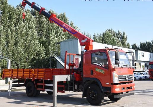 點擊查看詳細(xì)信息<br>標(biāo)題：6.3噸東風(fēng)隨車吊 閱讀次數(shù)：1969