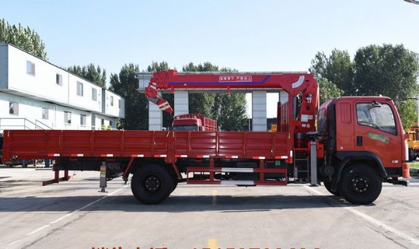 點擊查看詳細(xì)信息<br>標(biāo)題：6.3噸東風(fēng)160馬力隨車吊 閱讀次數(shù)：1993